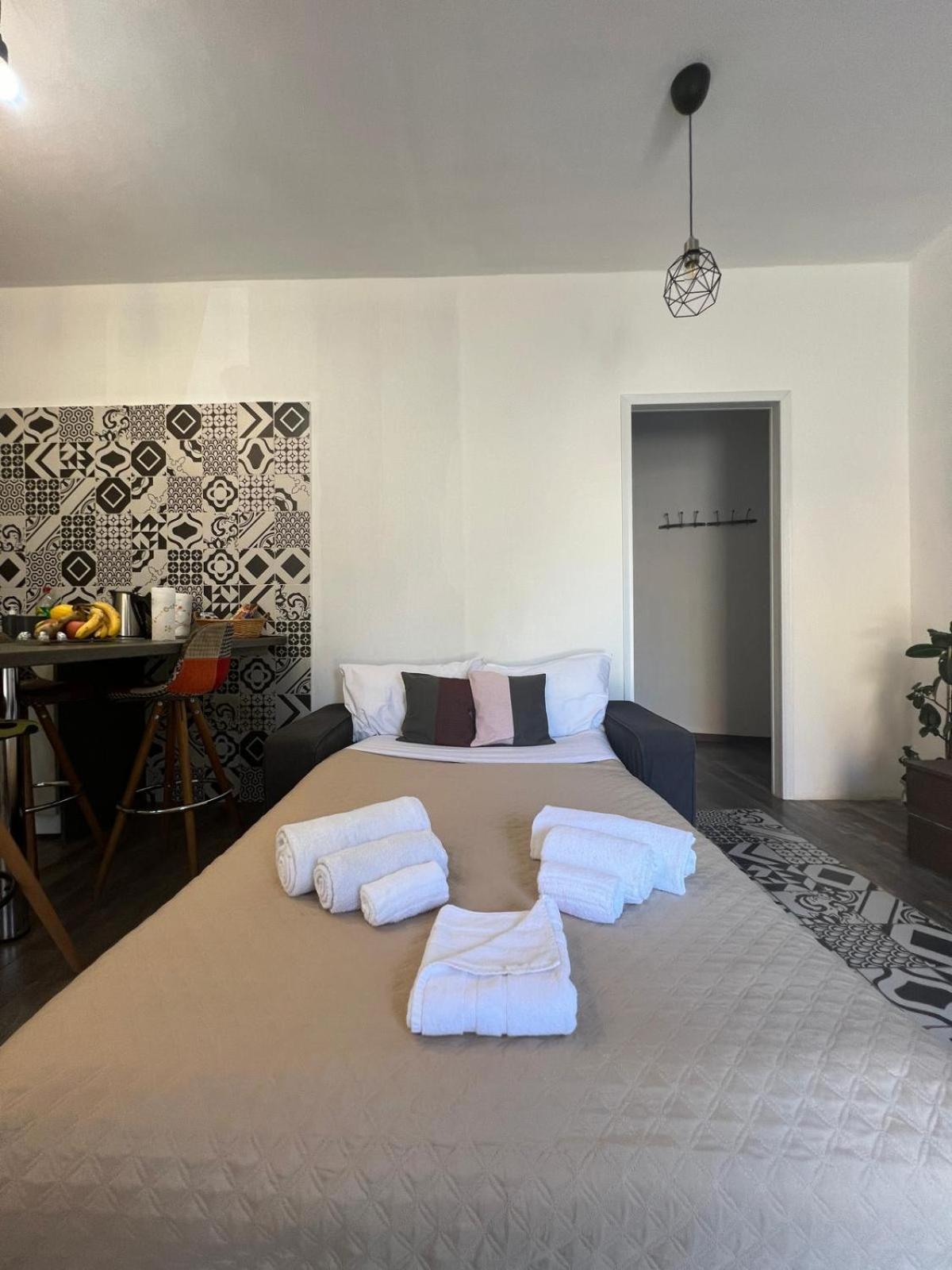 Casa Bravetta - Parking Private Apartment Рим Екстериор снимка